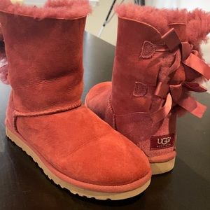 Used Bailey button 2 Ugg’s cherry color